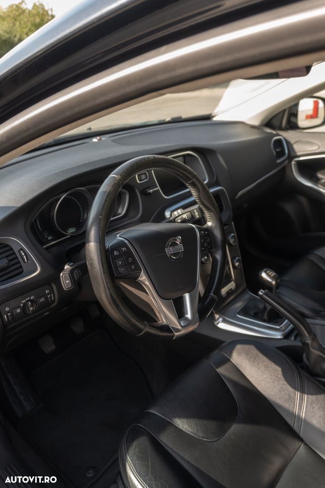 Volvo V40 D4 Summum - 4