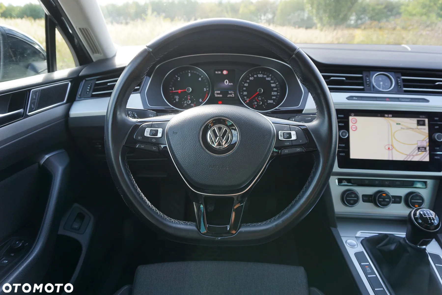 Volkswagen Passat 2.0 TDI BMT Comfortline - 12