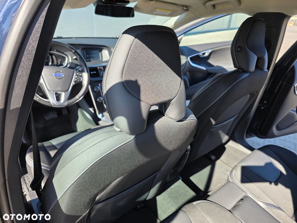 Volvo V40 D3 Geartronic Momentum - 27