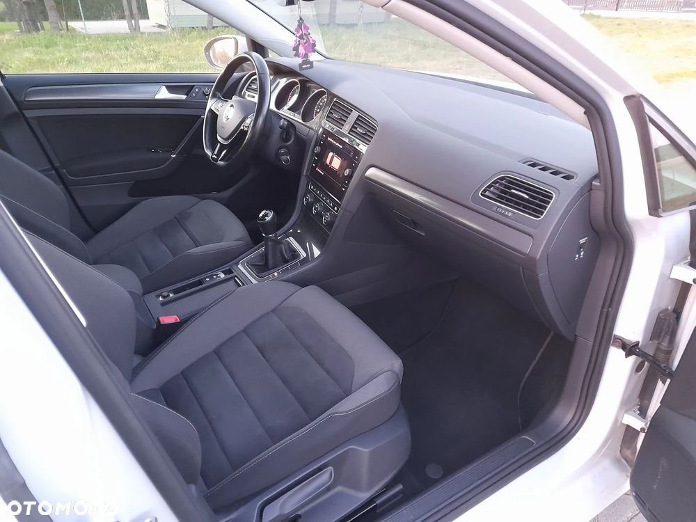 Volkswagen Golf - 15