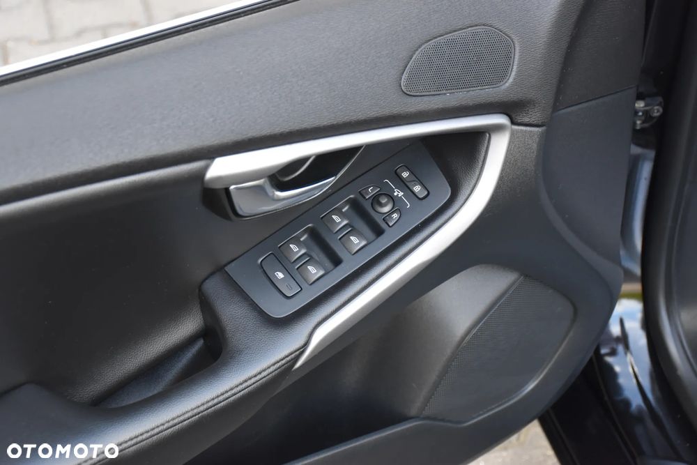 Volvo V40 D2 Drive-E Summum - 21