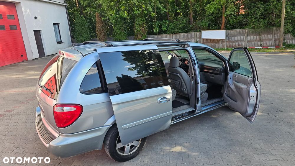 Dodge Grand Caravan - 21
