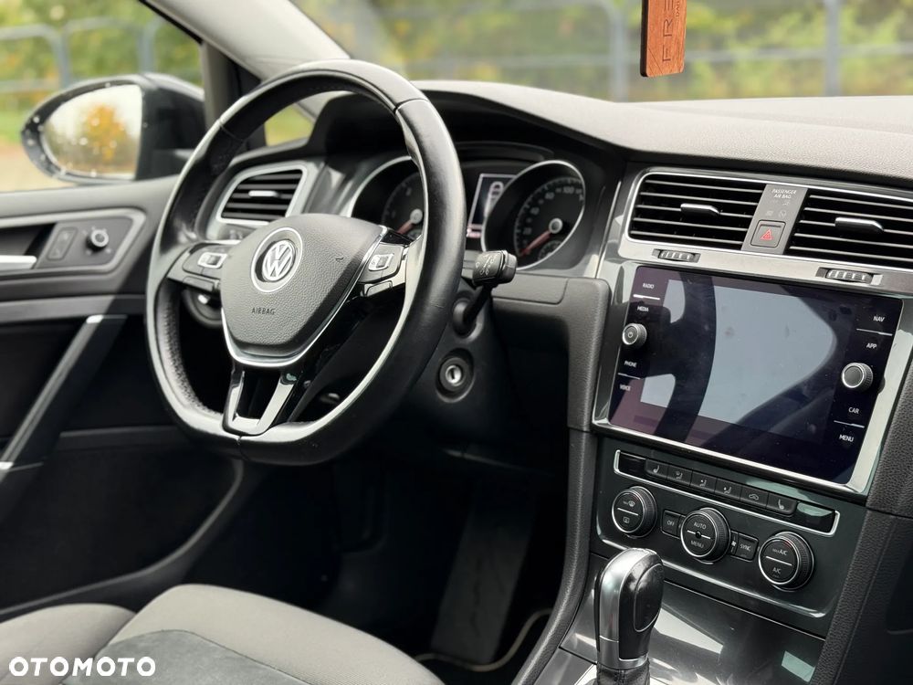 Volkswagen Golf 1.6 TDI SCR DSG Comfortline - 27