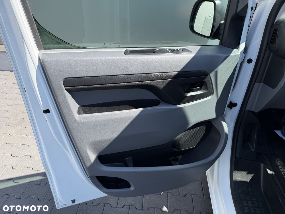 Opel Vivaro - 8
