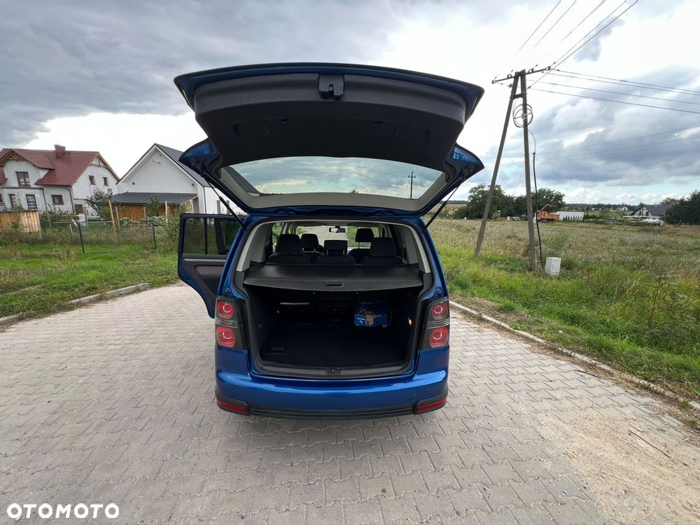 Volkswagen Touran - 18