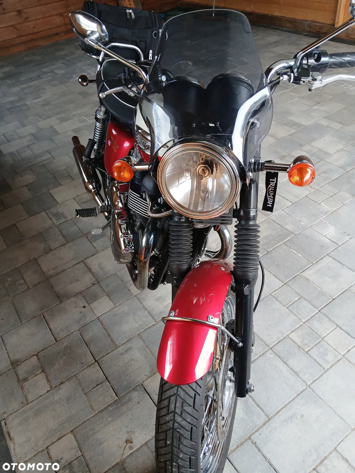 Triumph Bonneville - 15