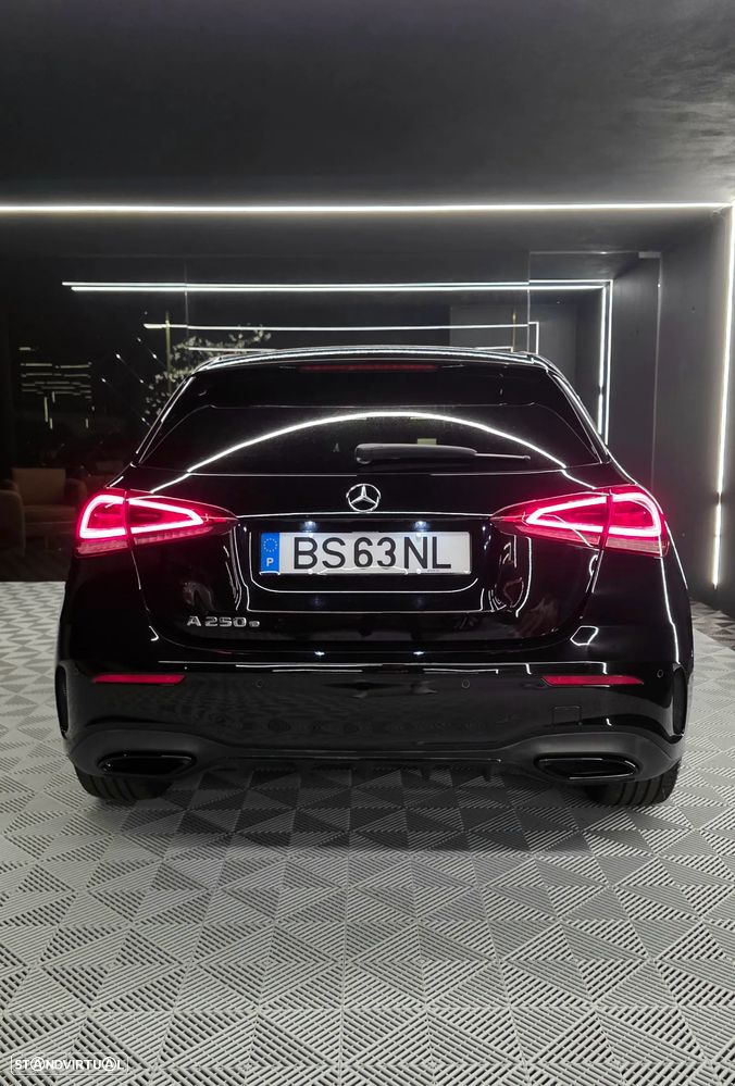 Mercedes-Benz A 250 e AMG Line - 8