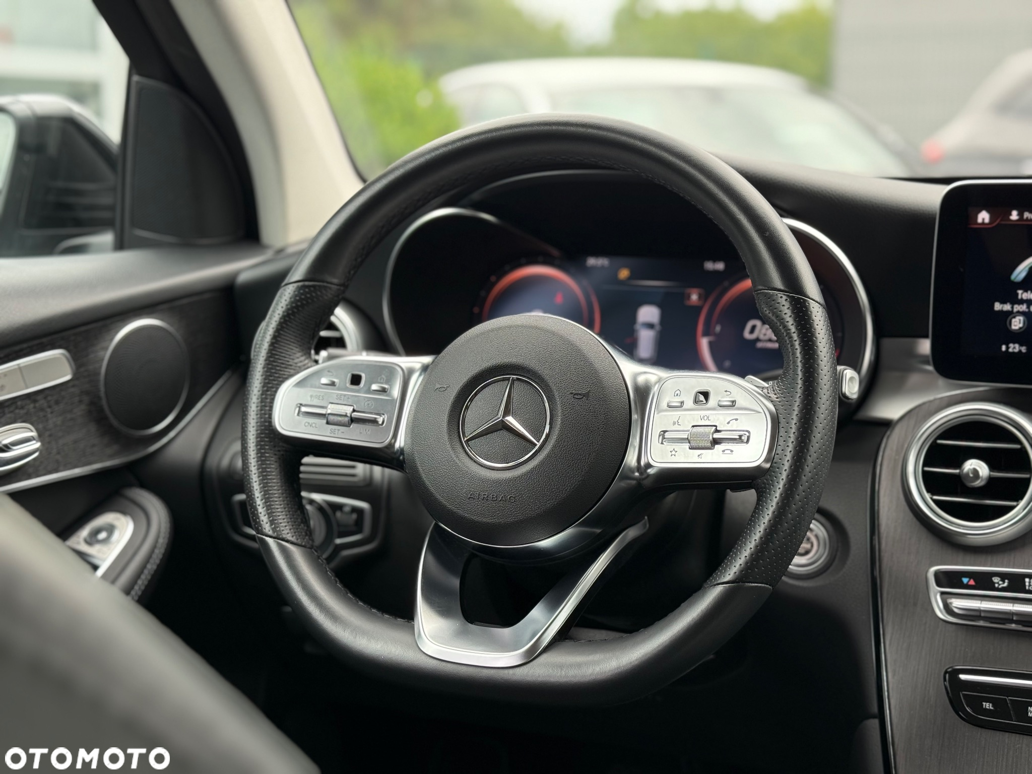Mercedes-Benz GLC 220 d 4Matic 9G-TRONIC AMG Line Plus - 22