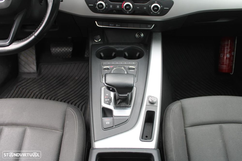 Audi A4 2.0 TDI ultra S tronic - 12