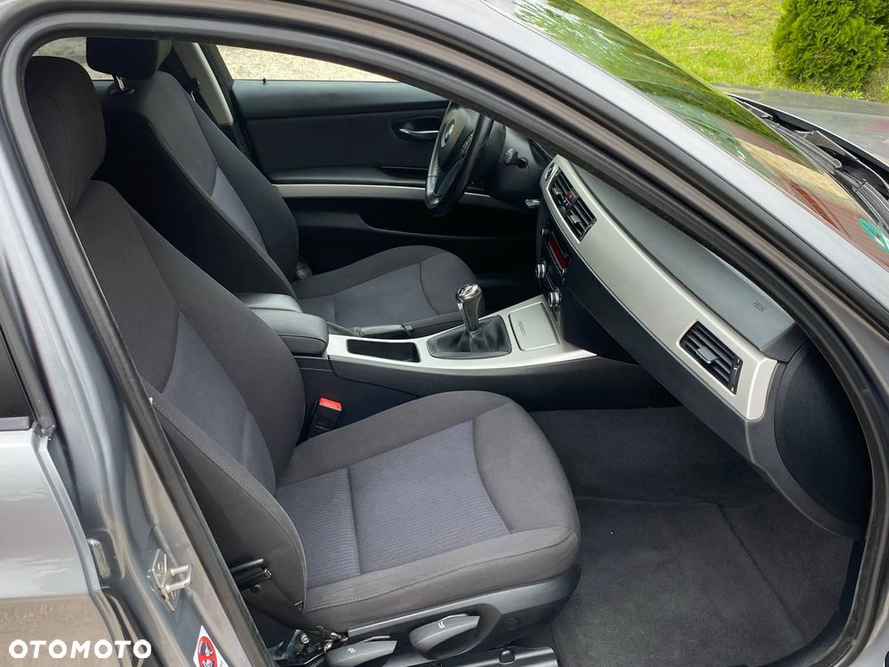 BMW Seria 3 318i - 19