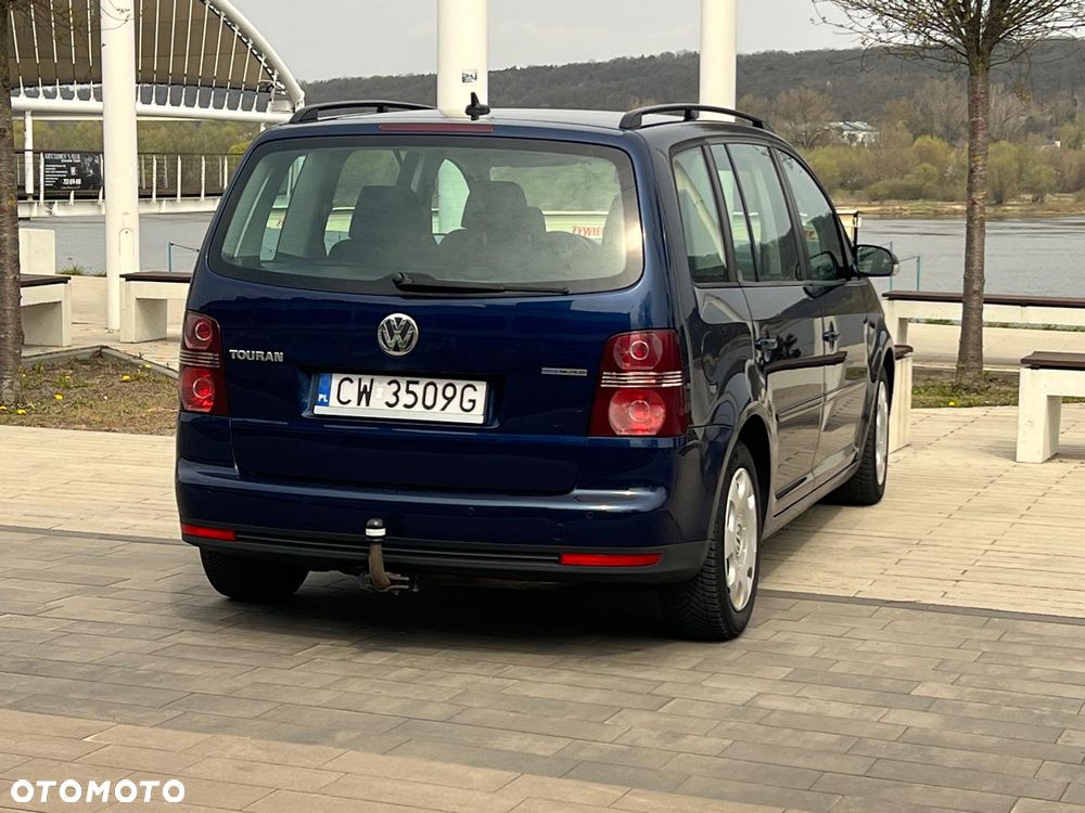 Volkswagen Touran 1.9 TDI DPF BlueMot Highline - 9