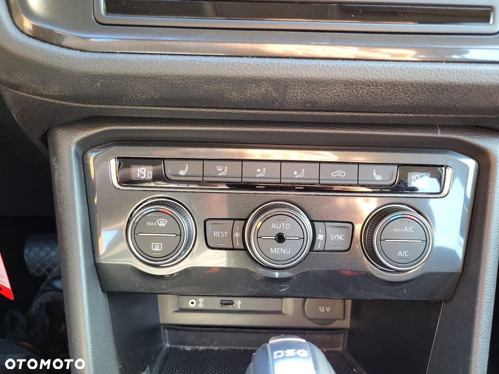 Volkswagen Tiguan 2.0 TDI SCR 4MotION DSG Elegance - 32