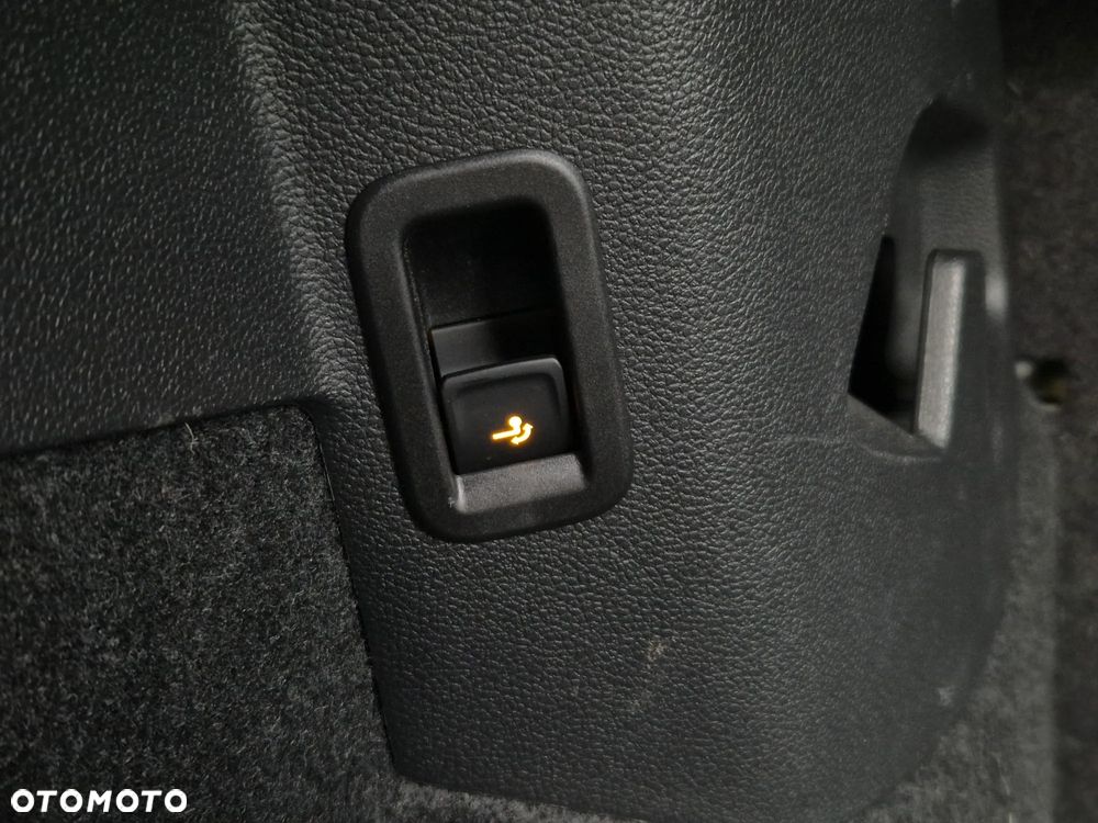 Volkswagen Golf 2.0 TDI SCR DSG Style - 24