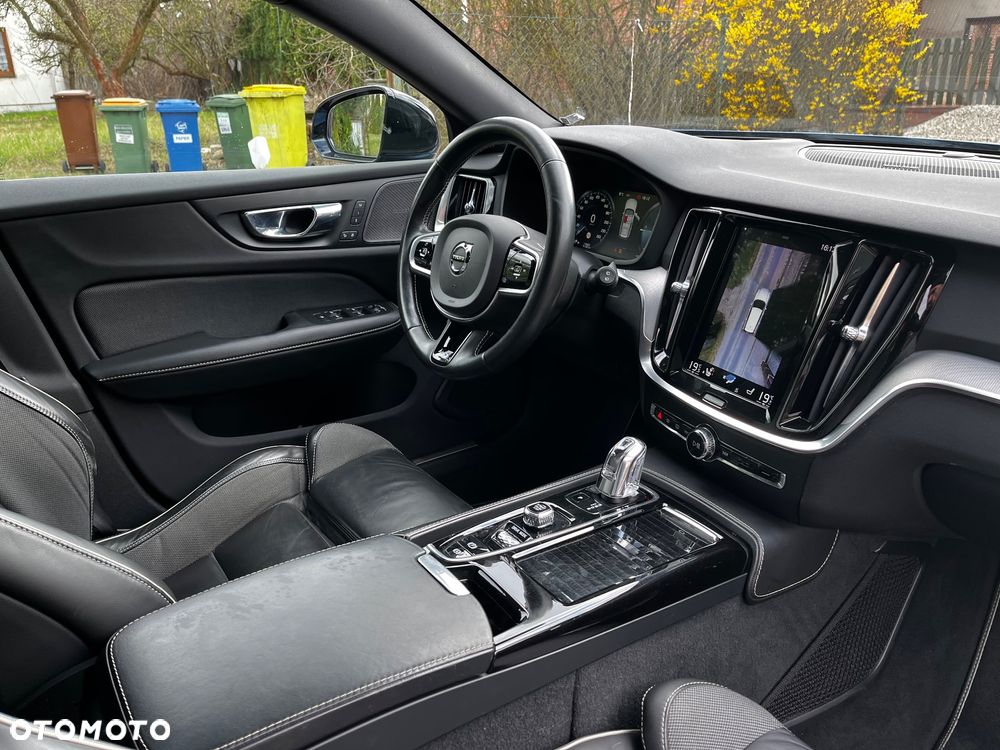 Volvo V60 T8 AWD Twin Engine Geartronic R-Design - 11