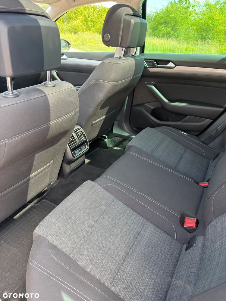 Volkswagen Passat 2.0 TDI SCR DSG - 27