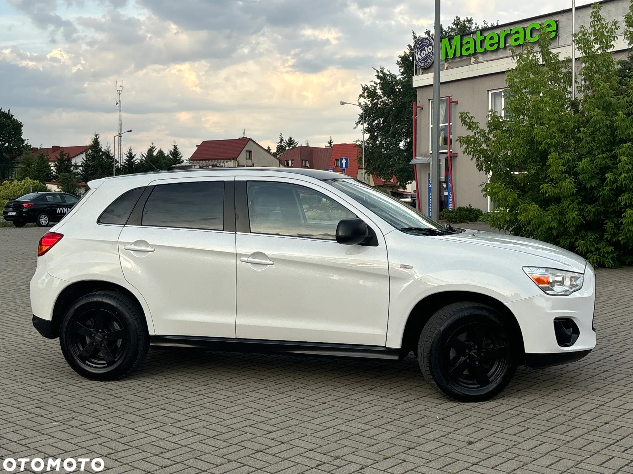 Mitsubishi ASX - 10