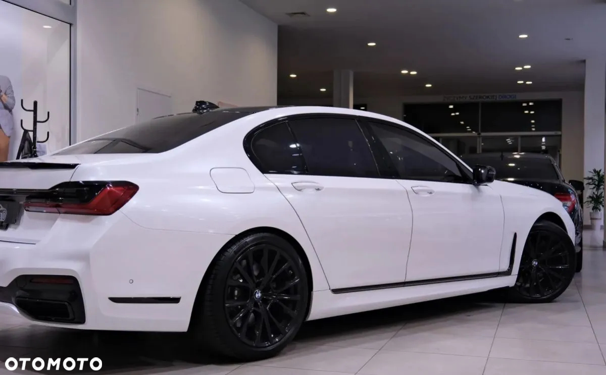BMW Seria 7 750Li xDrive sport - 11