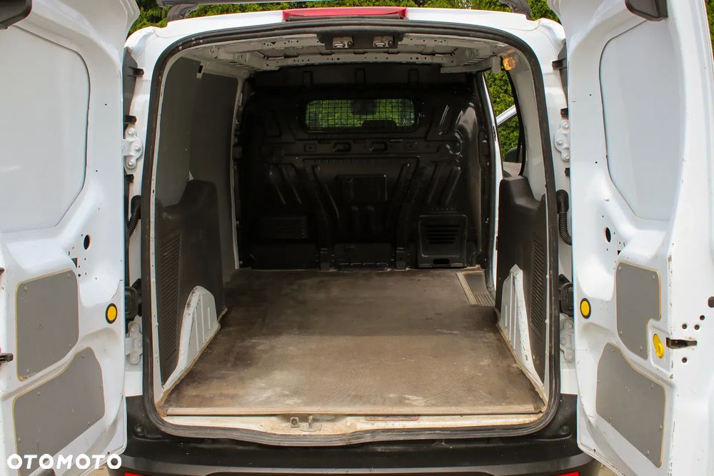 Ford Connect MAX - 36