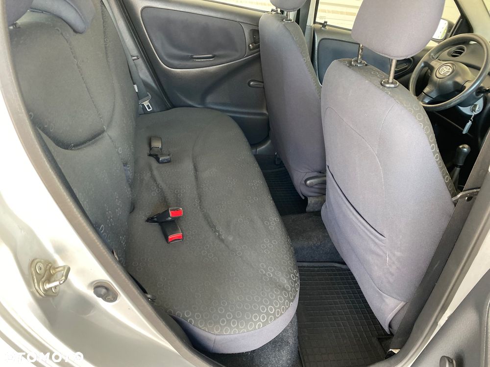 Toyota Yaris 1.0 Luna - 16