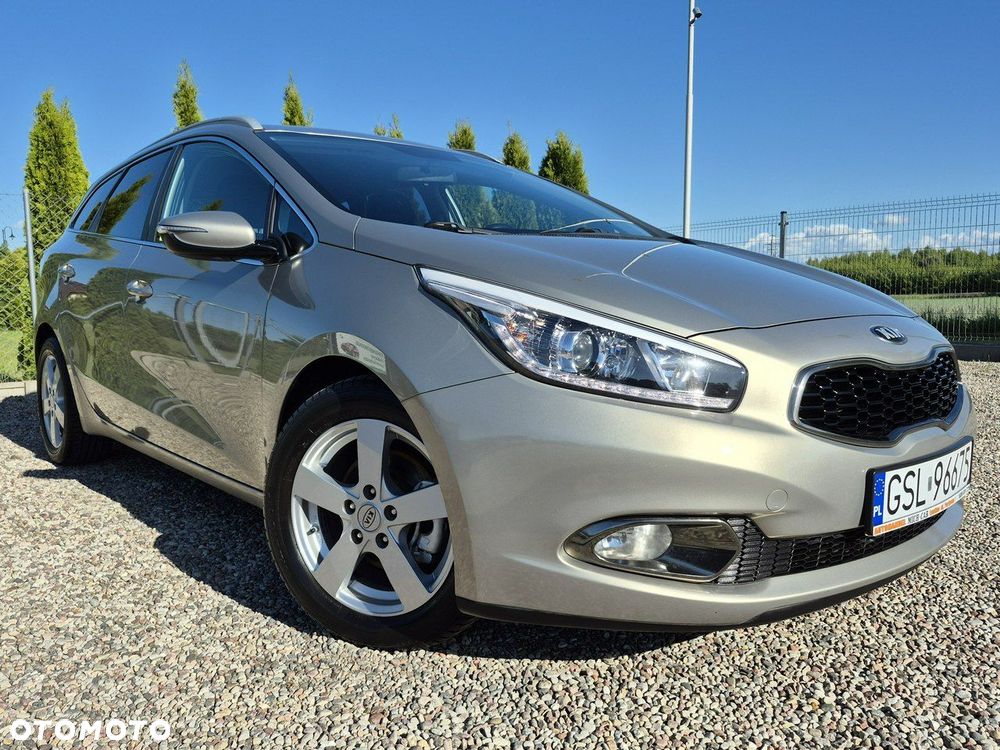Kia Ceed - 27