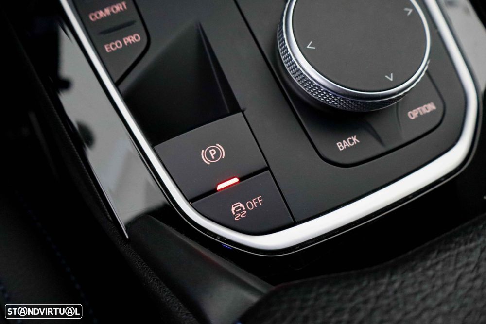 BMW 116 d Pack Desportivo M - 41