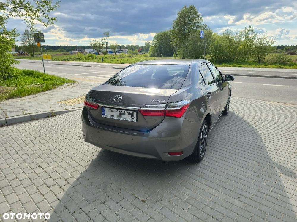 Toyota Corolla 1.6 Prestige EU6 - 19