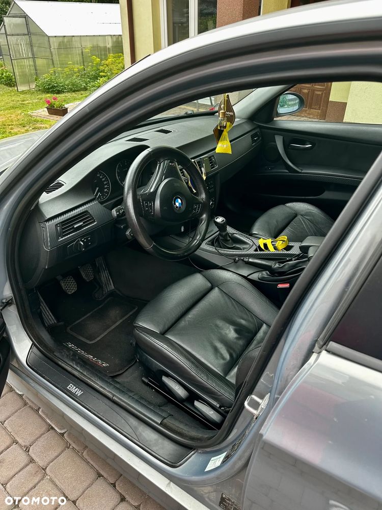 BMW Seria 3 320i - 5