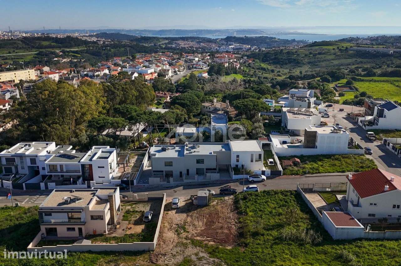 Moradia T3 c/garagem e piscina aquecida, a 15 mins de Lisboa / Cascais - Grande imagem: 4/24