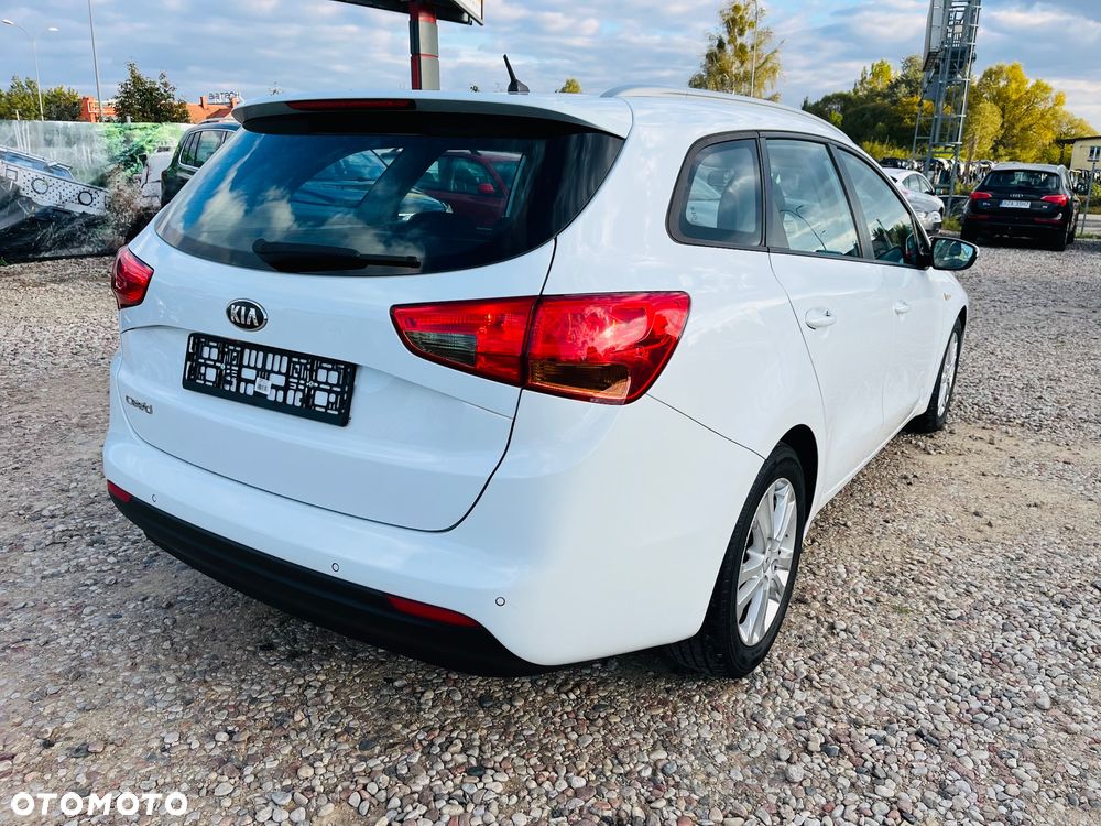 Kia Ceed 1.6 GDI SW Dream-Team Edition - 28