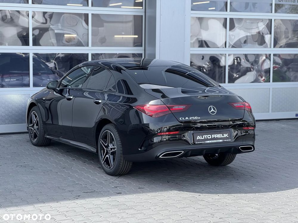 Mercedes-Benz CLA - 11