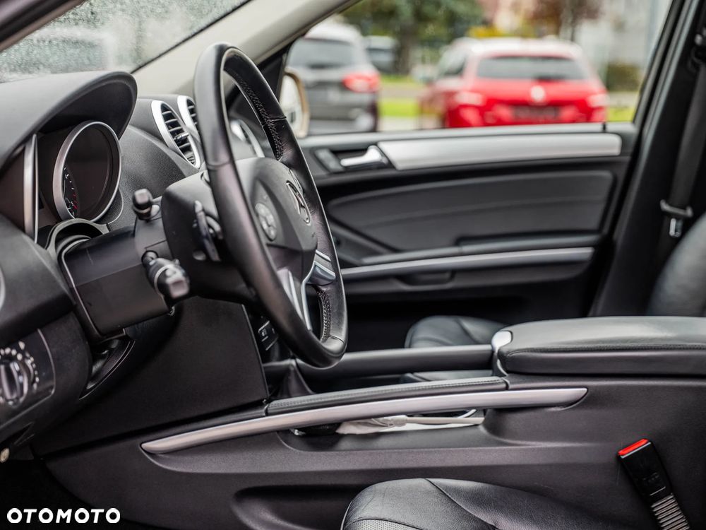 Mercedes-Benz ML - 27