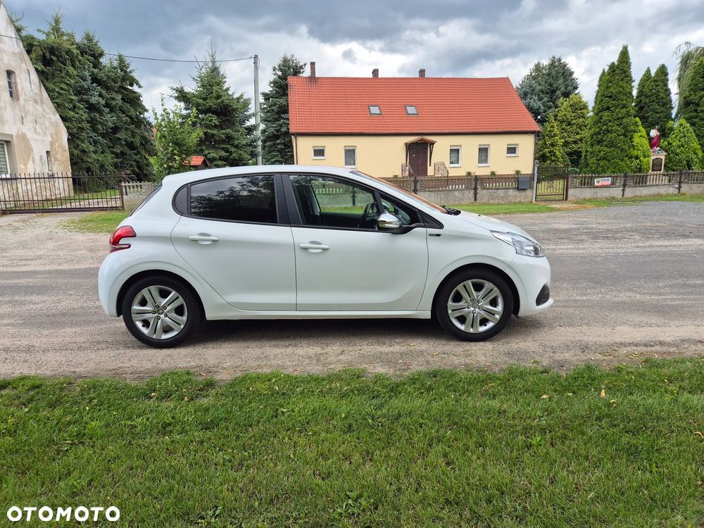 Peugeot 208 - 2