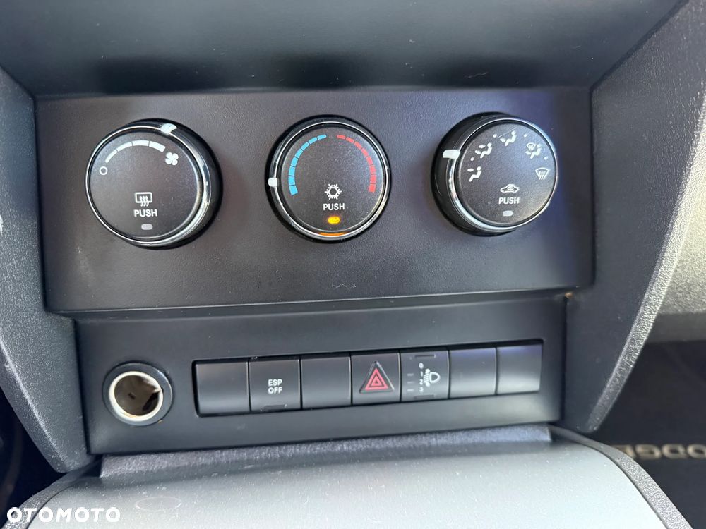 Dodge Nitro 2.8 CRD DPF Automatik SXT - 21