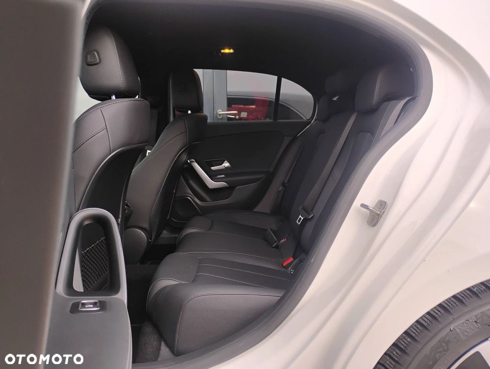 Mercedes-Benz Klasa A 200 Progressive 7G-DCT - 12