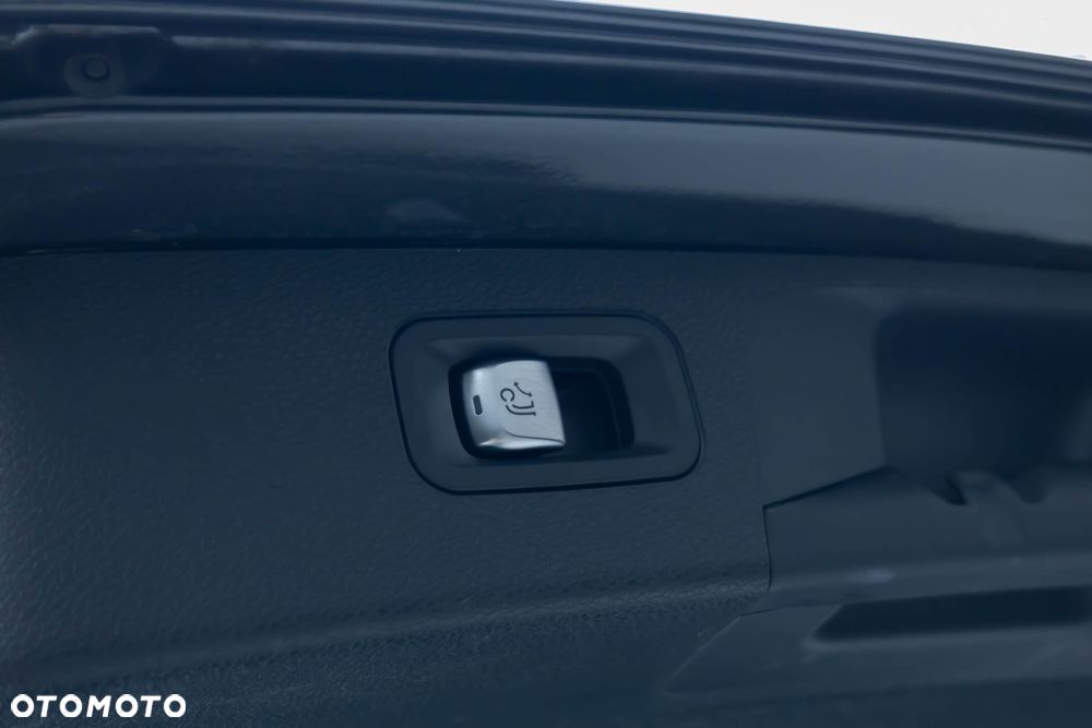 Mercedes-Benz Klasa E 300 de 4Matic 9G-TRONIC AMG Line - 38