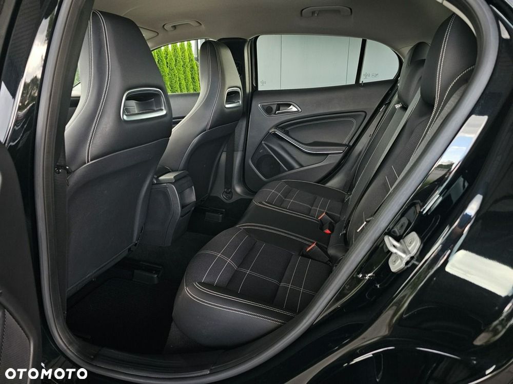 Mercedes-Benz GLA - 28
