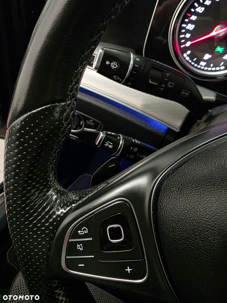 Mercedes-Benz Klasa E 220 d 9G-TRONIC AMG Line - 22