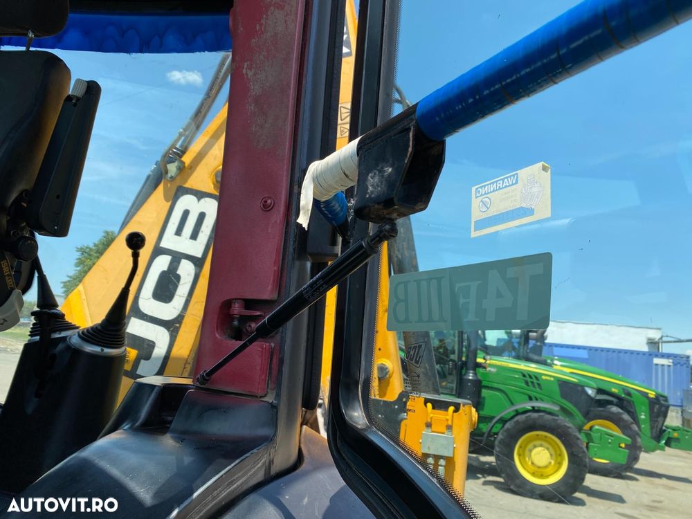 JCB 3CX ECO 4X4 BULDOEXCAVATOR - 29