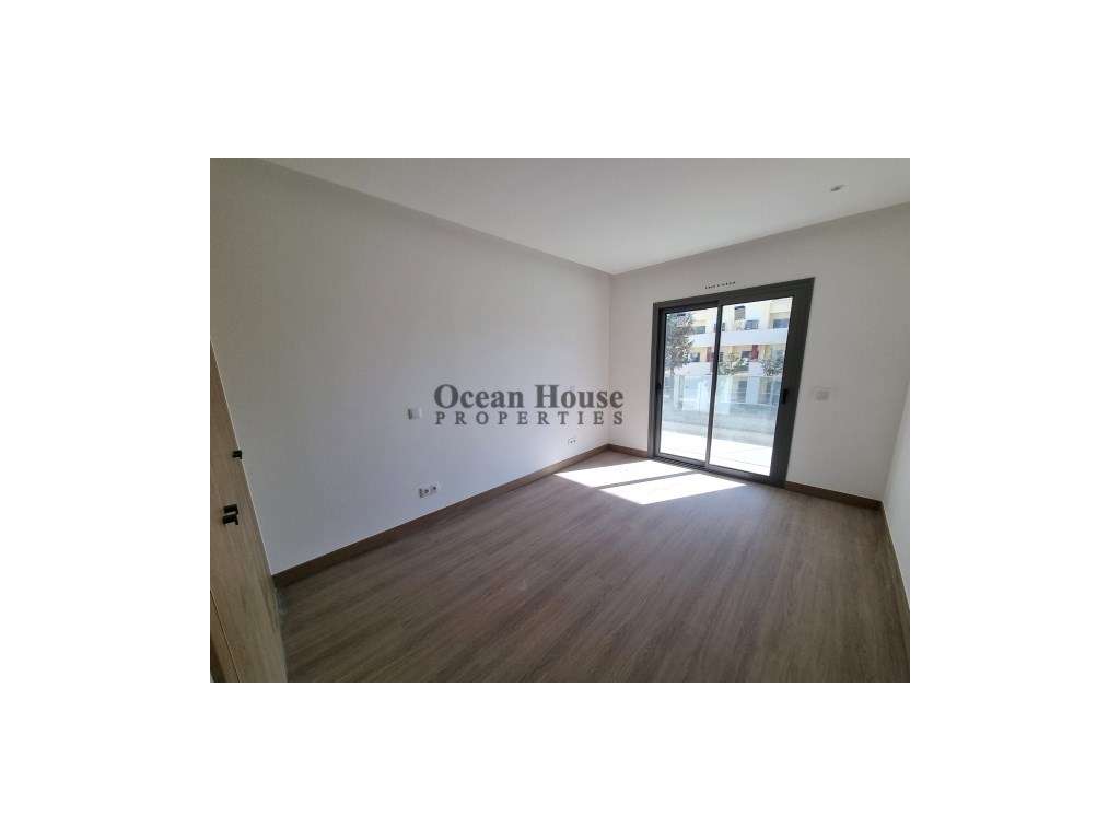Penthouse T2 novo com vista mar, piscina e garagem, a 700 metros da... - Grande imagem: 5/13
