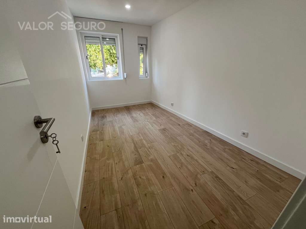 Apartamento T3 remodelado e com terraço - Grande imagem: 3/14