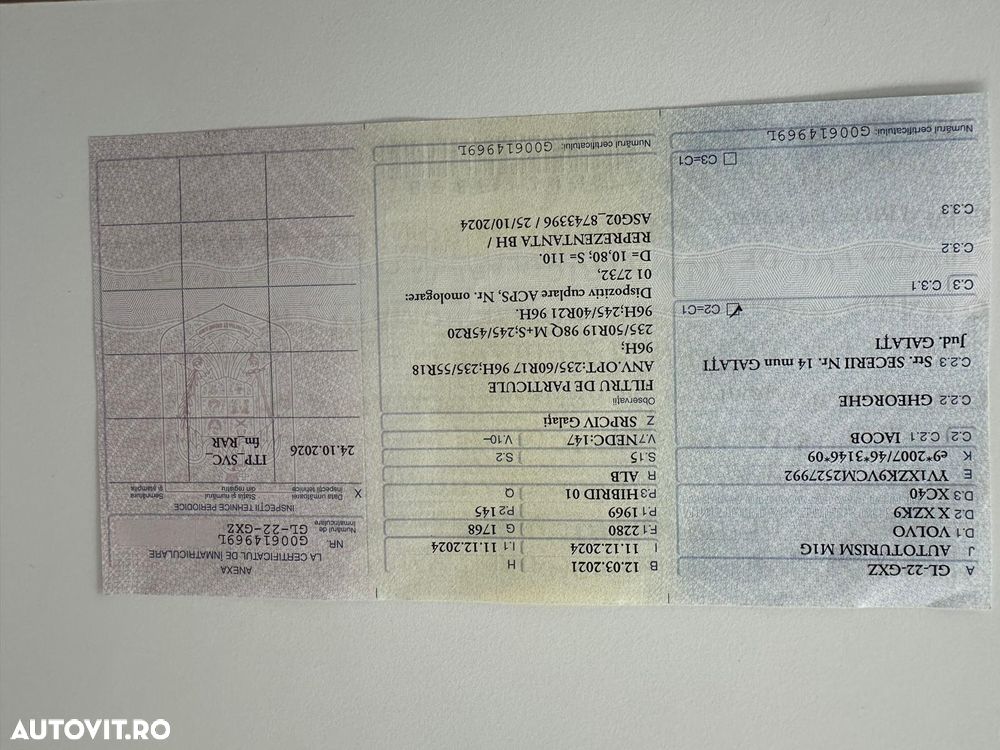 Volvo XC 40 B4 AT8 AWD Mild Hybrid Momentum Pro - 19