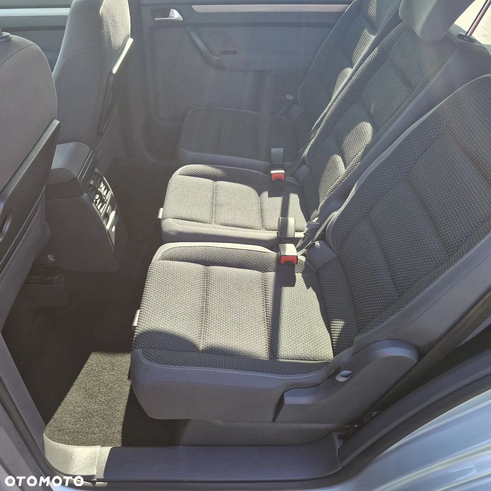 Volkswagen Touran 2.0 TDI DPF R-Line Edition - 11