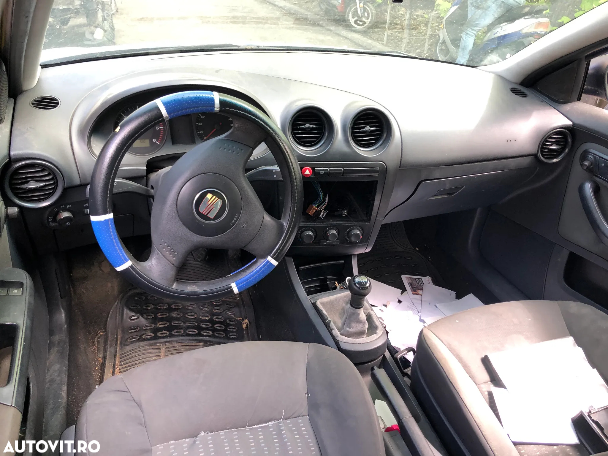 Dezmembrez Seat Ibiza 2005 albastru - 9