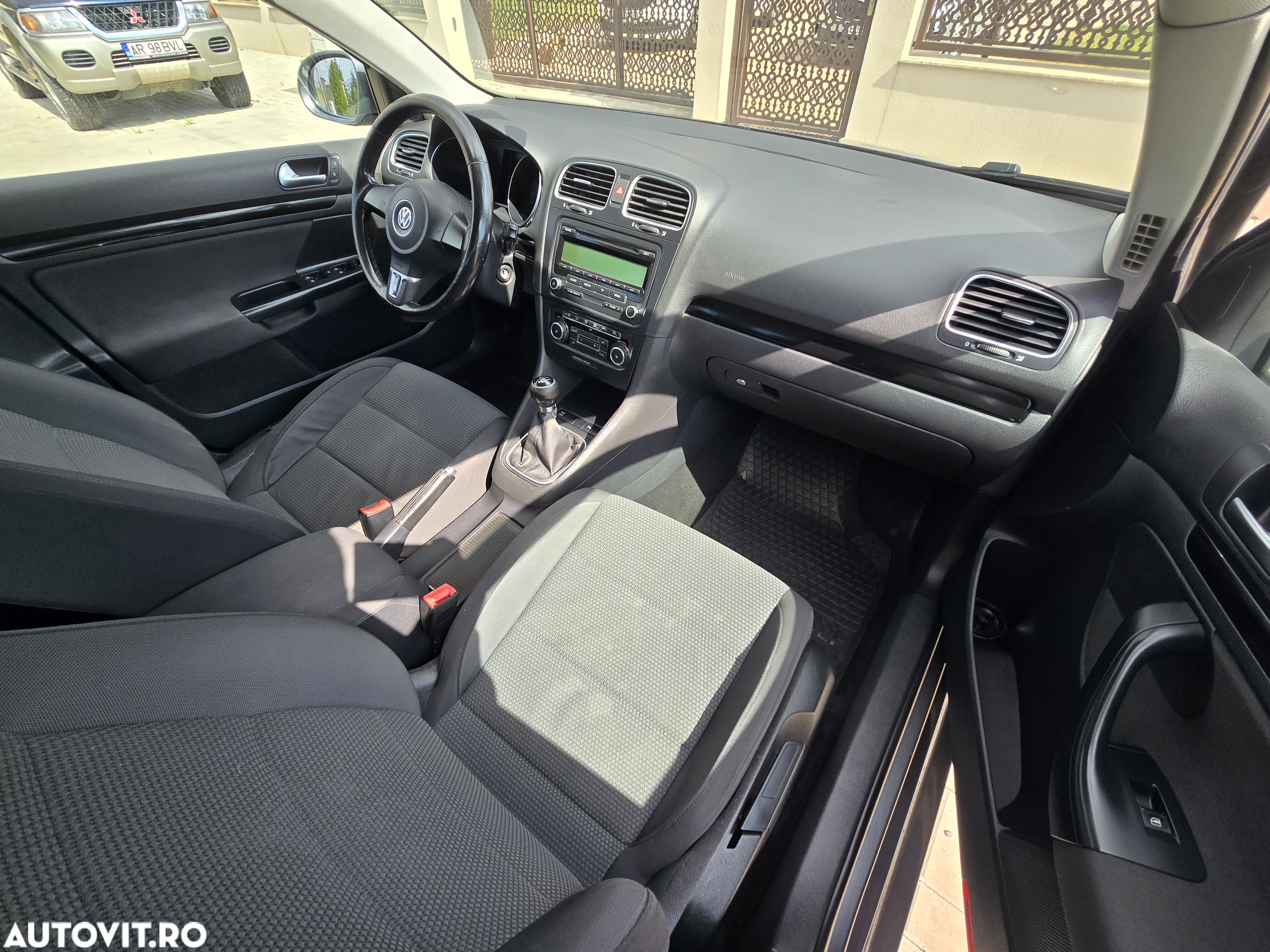 Volkswagen Golf 1.6 TDI BlueMotion Technology Comfortline - 8