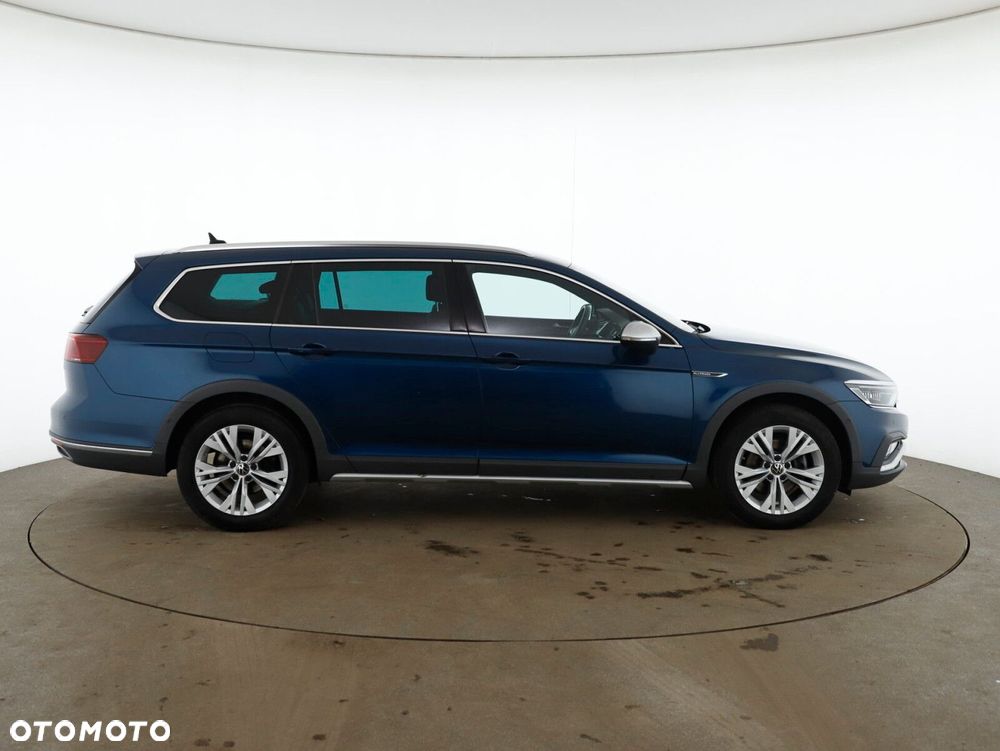 Volkswagen Passat Alltrack - 9
