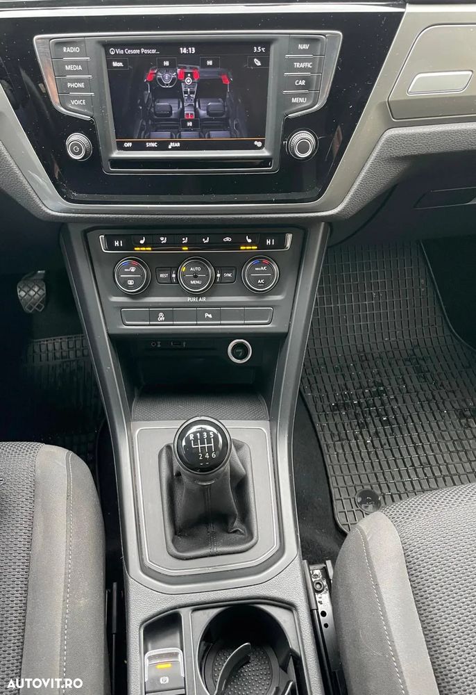 Volkswagen Touran - 6