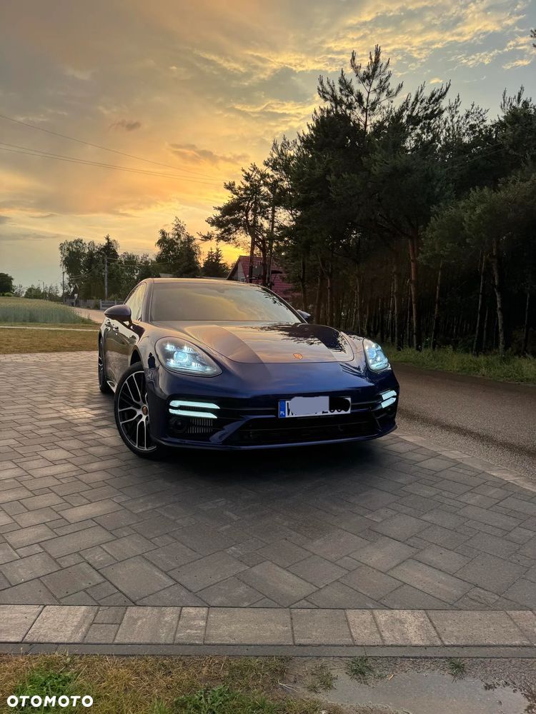 Porsche Panamera Turbo S - 1