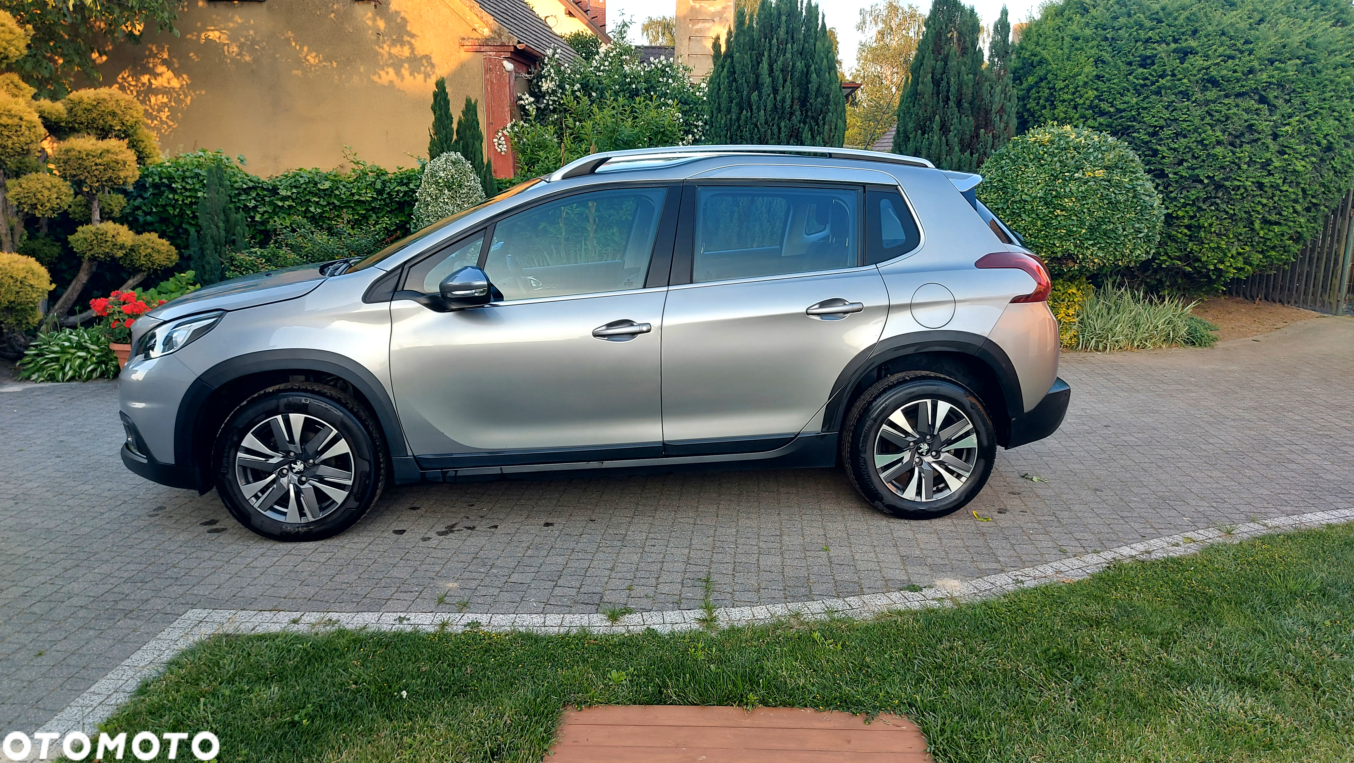 Peugeot 2008 - 14