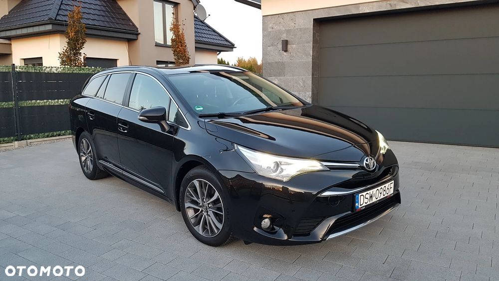 Toyota Avensis 2.0 D-4D Prestige - 19