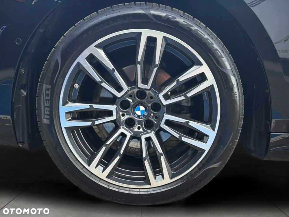 BMW Seria 5 520d xDrive mHEV M Sport - 8